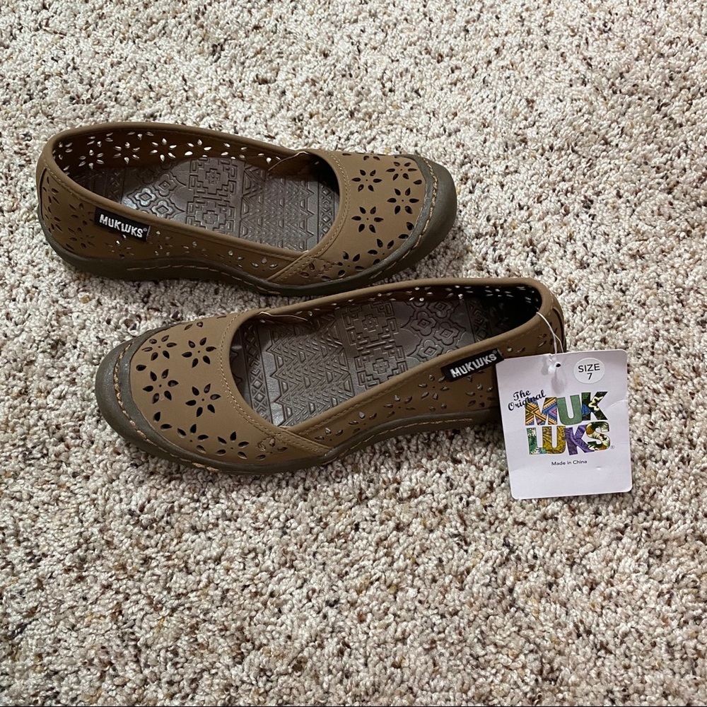 NWT. The Original Muk Luks - Picture 8 of 13